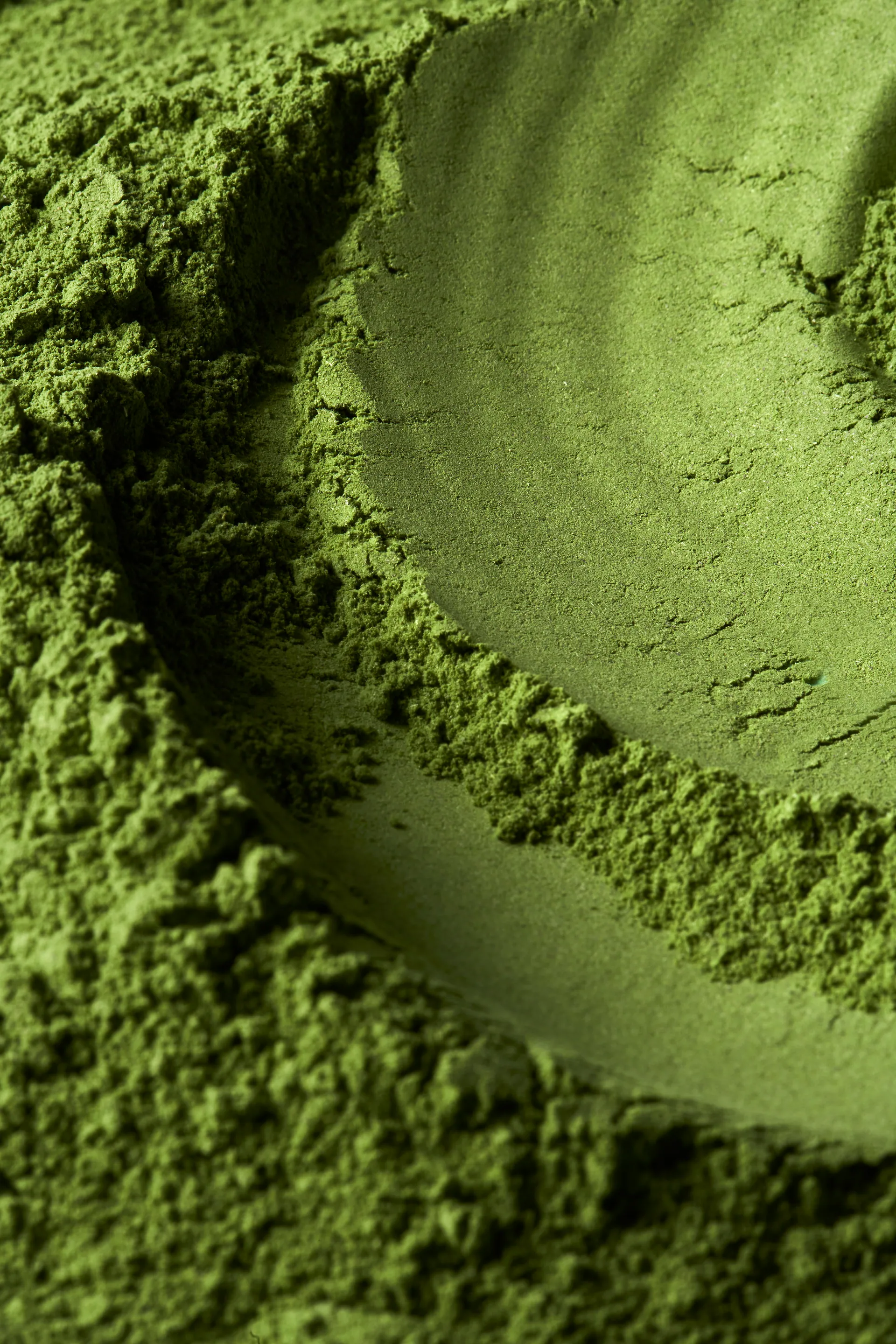 Texturstudie des Pulvers – organische Wiederholungen, ruhiges Licht