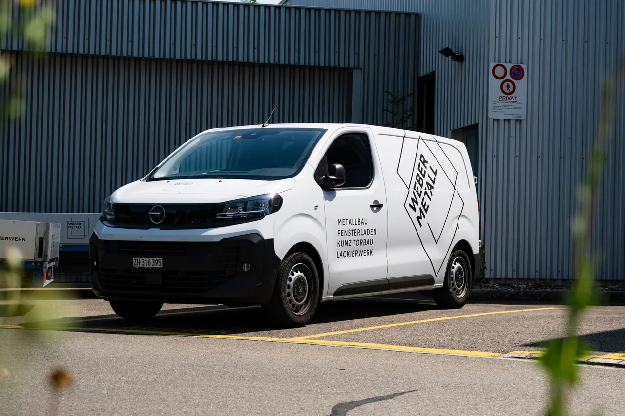 Fahrzeugbeschriftung von Weber Metall