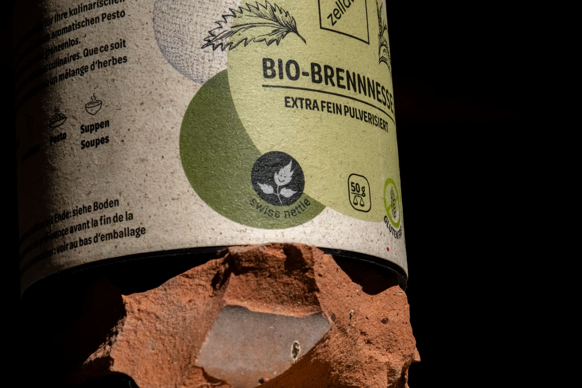 Packaging Design – harmonische Materialität und klare Struktur im Layout.